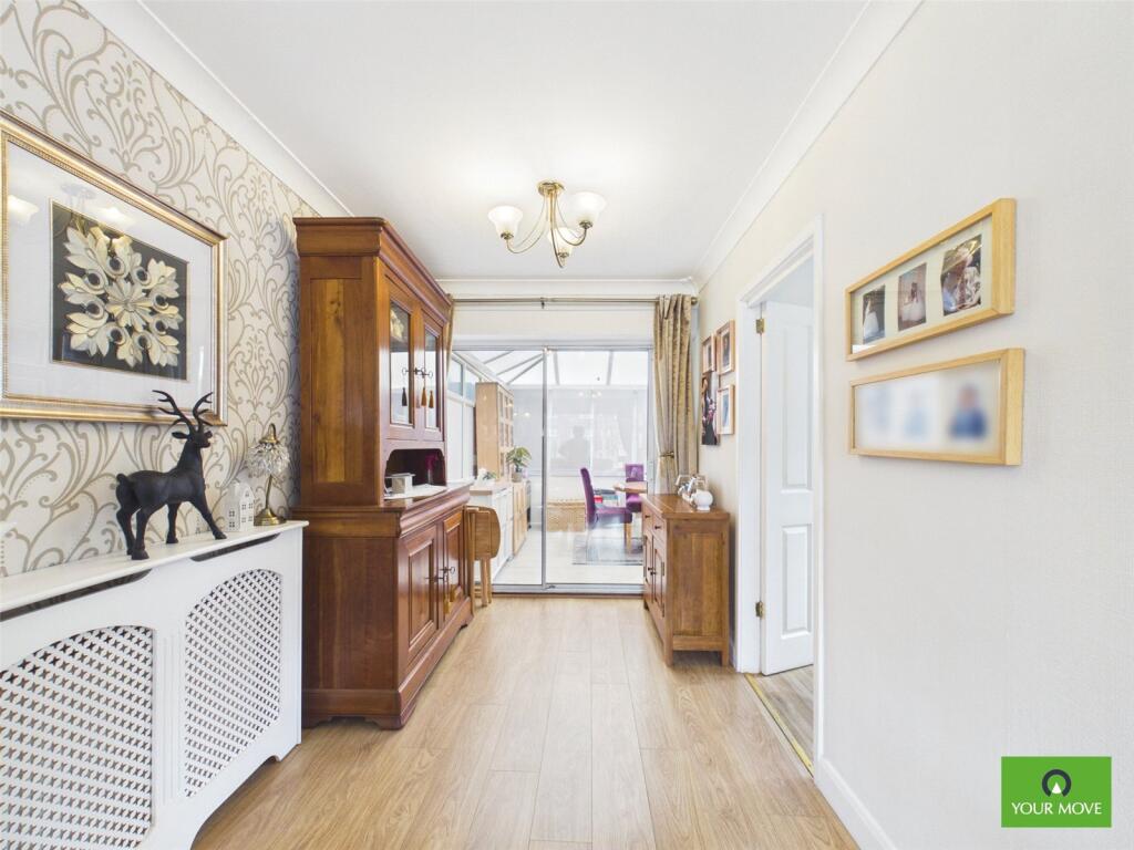 House in London, Collier Row - View 5