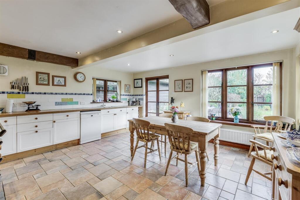 Damask Green Road, Weston, Hitchin photo 2