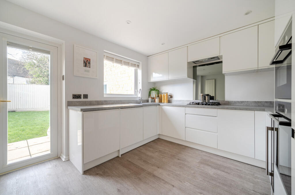 Aldsworth Court, Witney, Oxfordshire photo 2