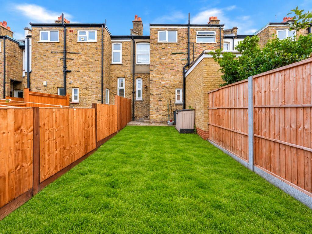 House in London - View 5