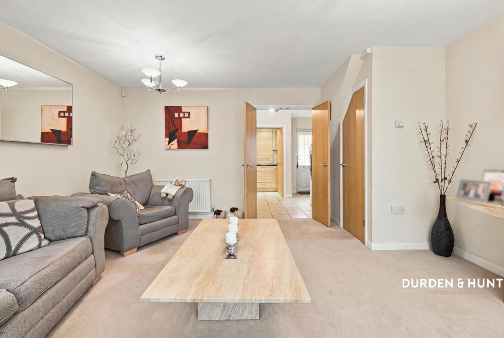Retreat Way, Chigwell, IG7 photo 2