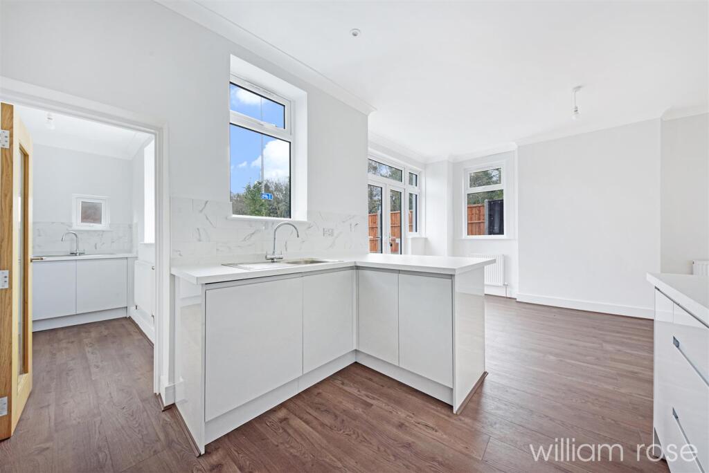 House in London, Woodford Green - View 4