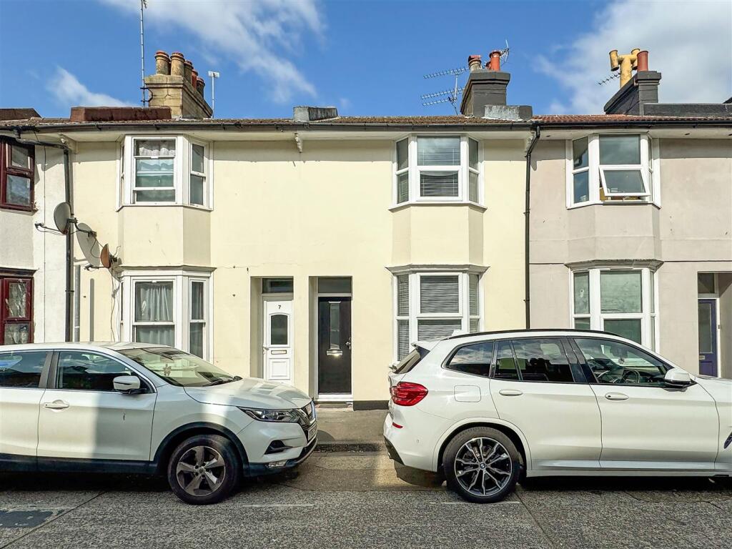 3-bed house on Bayford Road, Littlehampton, £275,000