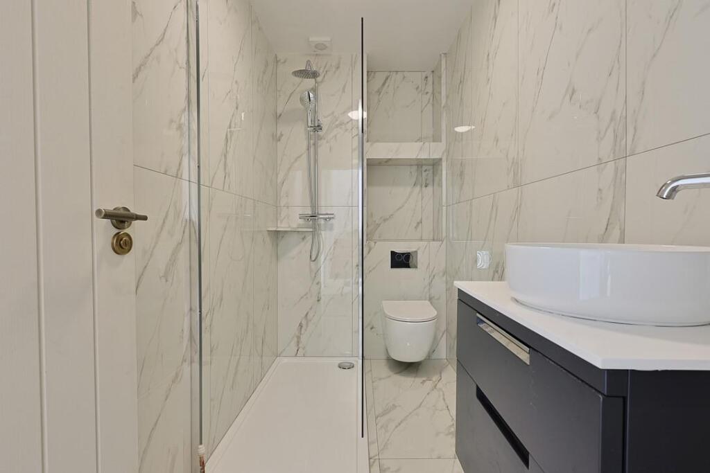 Apartment in Newcastle upon Tyne, South Gosforth - View 2