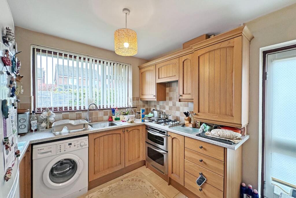 Bloomsbury Grove, Timperley, Altrincham – další
