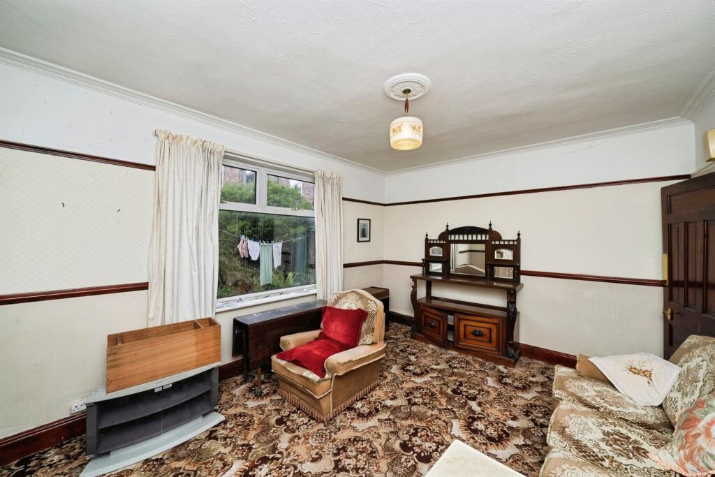House in Wirral, Liverpool City Region - View 5