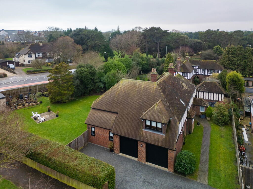 Main image of property: 1 Cornwallis Avenue, Folkestone, CT19 5JA