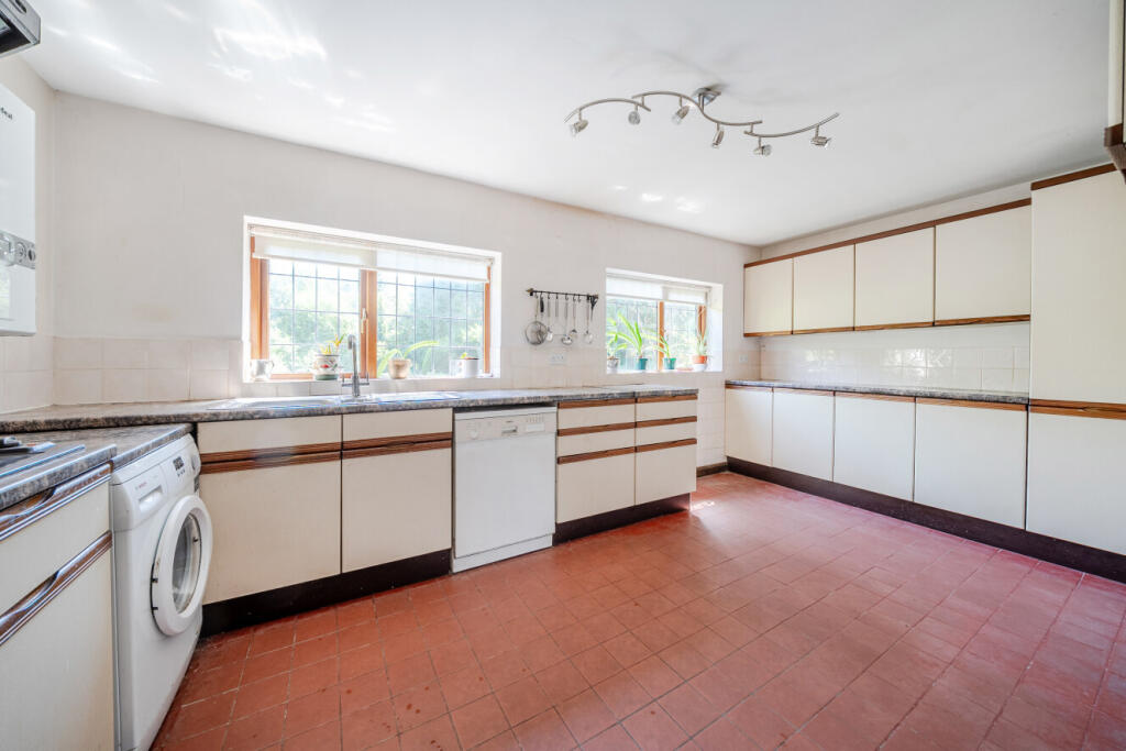 Oakfield Lane, Keston, BR2 photo 5
