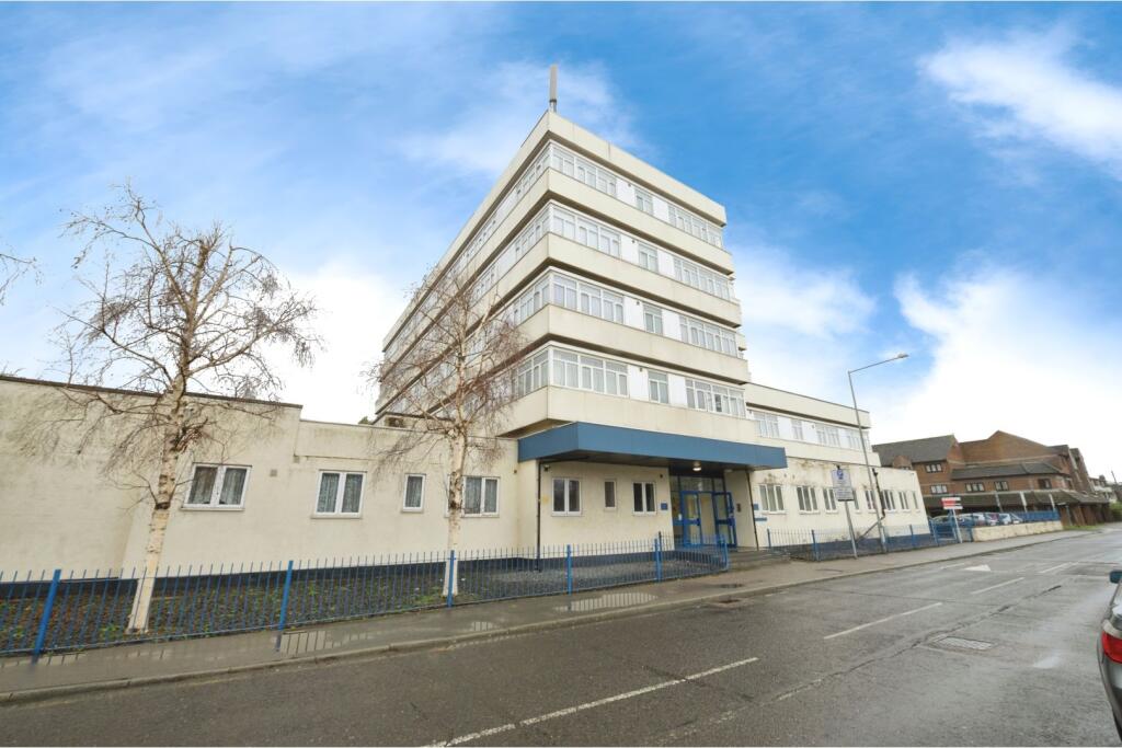 Main image of property: Dock Road, Tilbury, RM18