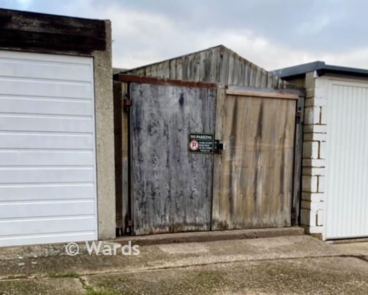 1-bed parking on Meadow Road, Sturry, Kent, £15,000