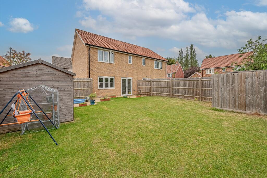 Howells Way, Hardwick, Cambridge photo 4