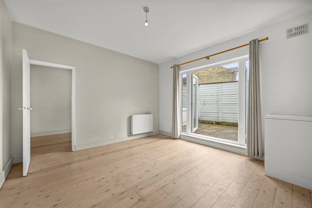 Apartment in London - View 3