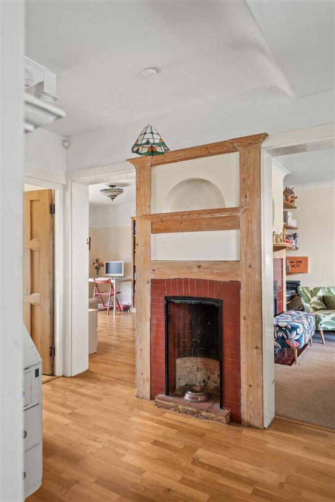 House in Guildford - View 5