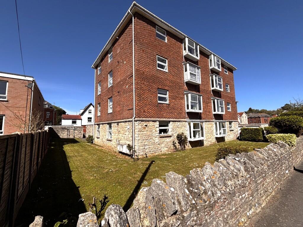 3-bed flat on Ilminster Road, Swanage, Dorset, BH19, £270,000
