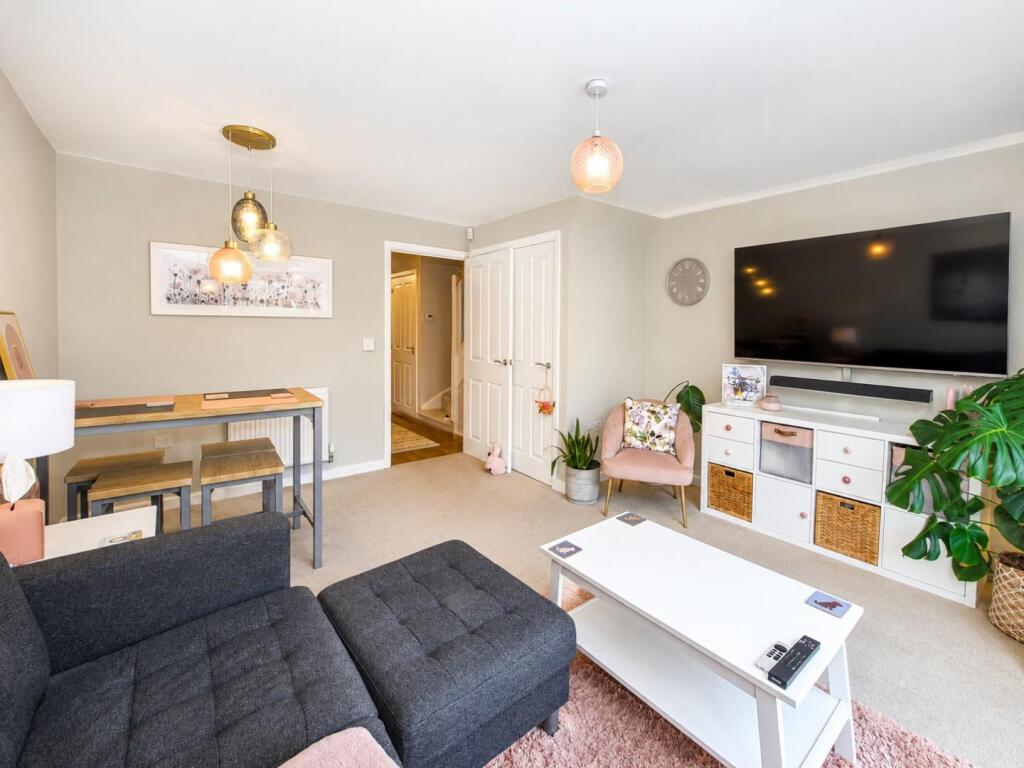 Elderton Way, Earls Barton, Northamptonshire NN6 photo 4