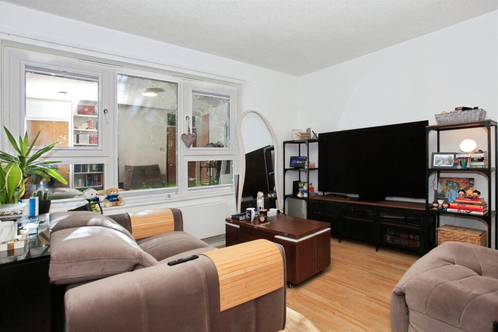 Apartment in Peterborough, Bretton - View 4