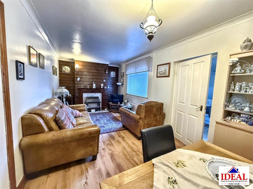 Glebe Road, Campsall, Doncaster photo 2