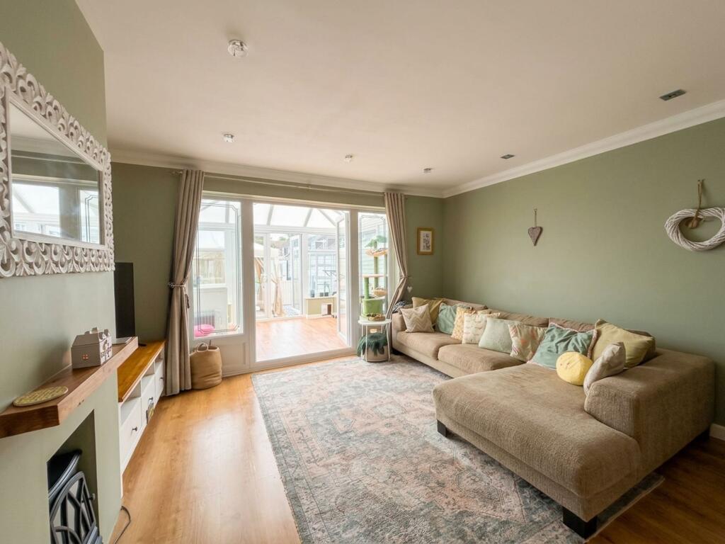 Bingham Close, Verwood, BH31 photo 5