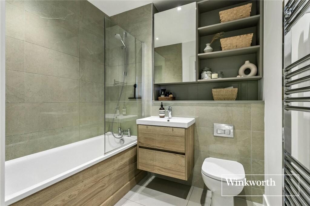 Apartment in Watford - View 5