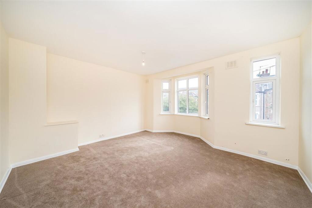 House in London - View 4