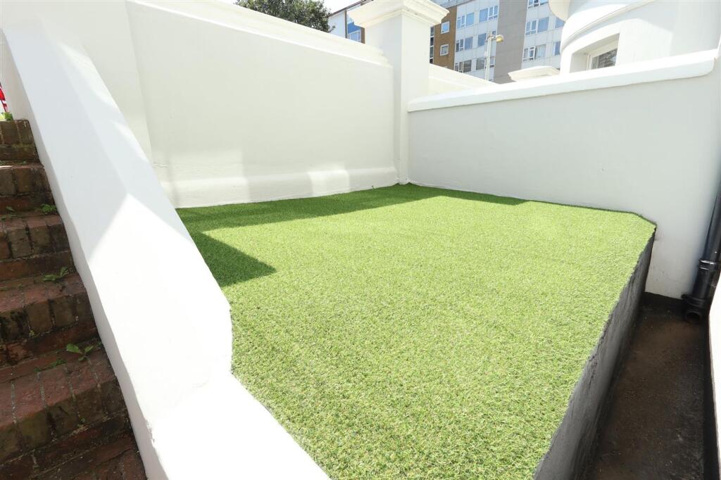 Apartment in Brighton - View 5