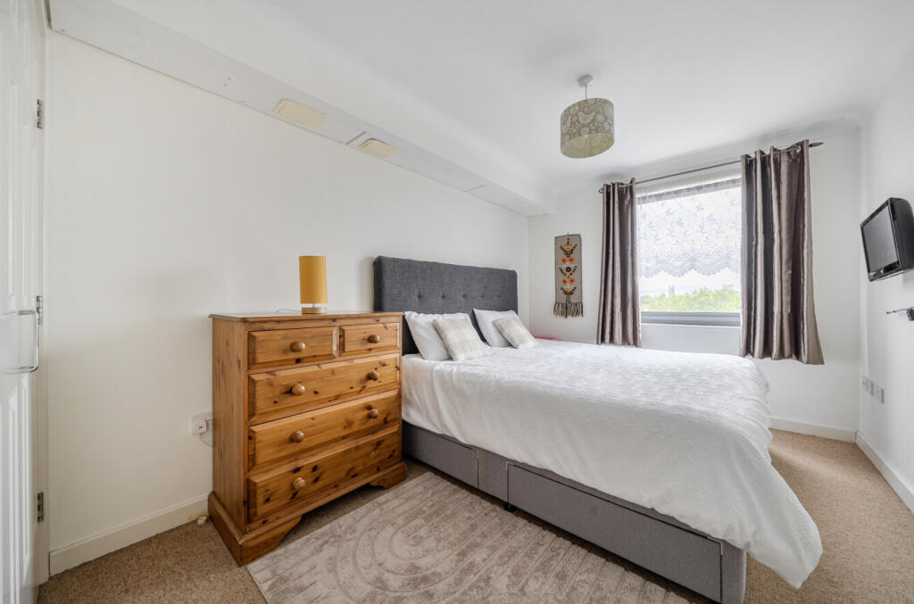 Apartment in Portsmouth, Fratton - View 5