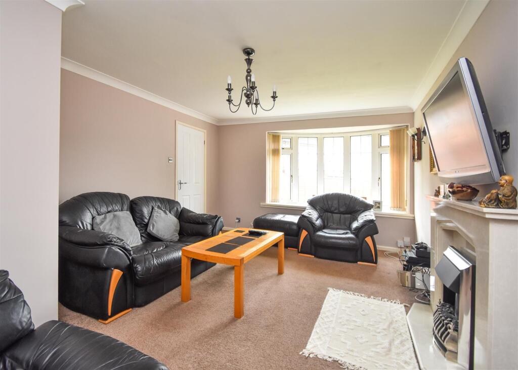 House in Wolverhampton, West Midlands - View 3