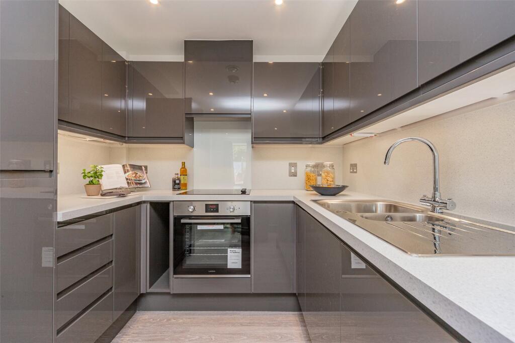 Apartment in Cambridge - View 2