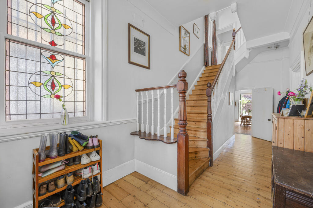 Main image of property: Gloucester Drive, London, N4