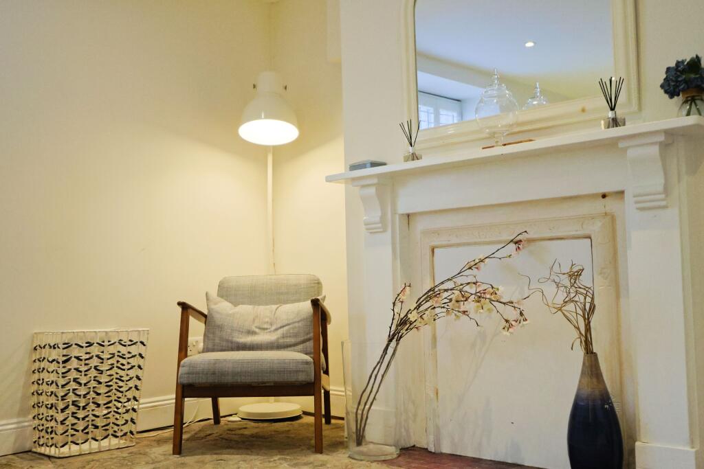 Apartment in Bristol - View 3