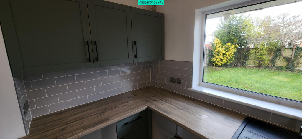 House in Gloucester - View 5