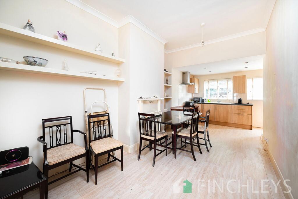 Apartment in London, High Barnet - View 5