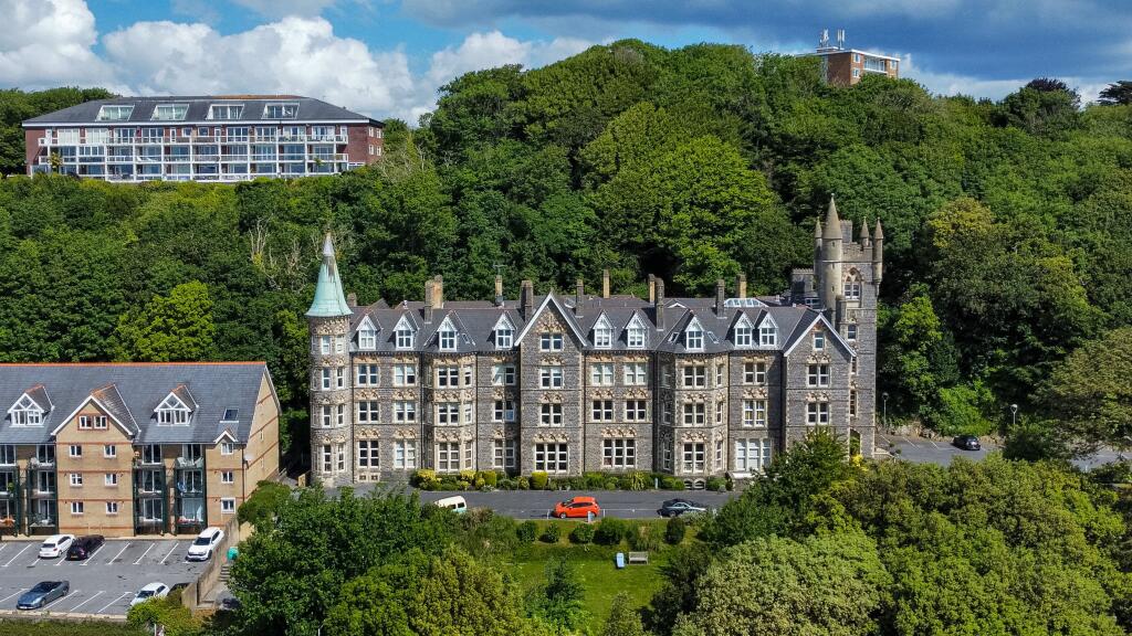 Apartment in Swansea - View 2
