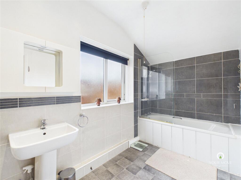 House in Newcastle upon Tyne - More