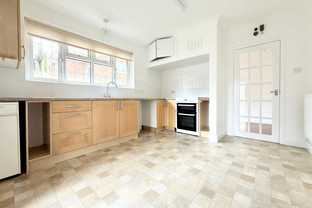 Connaught Close, Sidmouth, Devon photo 3