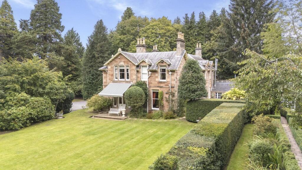 Blair Lomond House, 11 Drummond Crescent, Inverness, IV2 photo 2