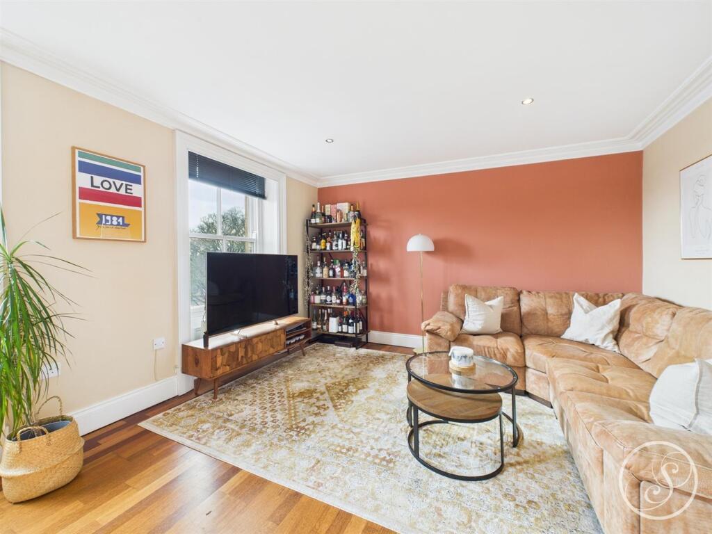 Apartment in Leeds, West Yorkshire - More