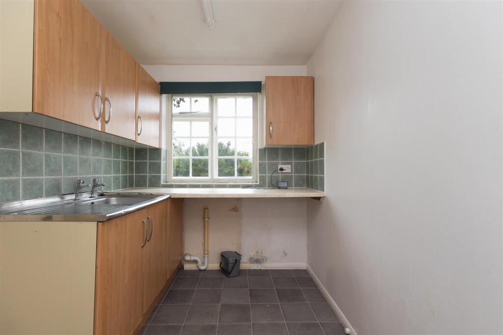 House in Tonbridge - View 5