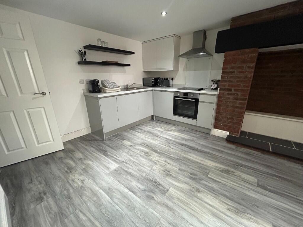 Main image of property: 113 Wincolmlee, Hull, East Riding Of Yorkshire, HU2