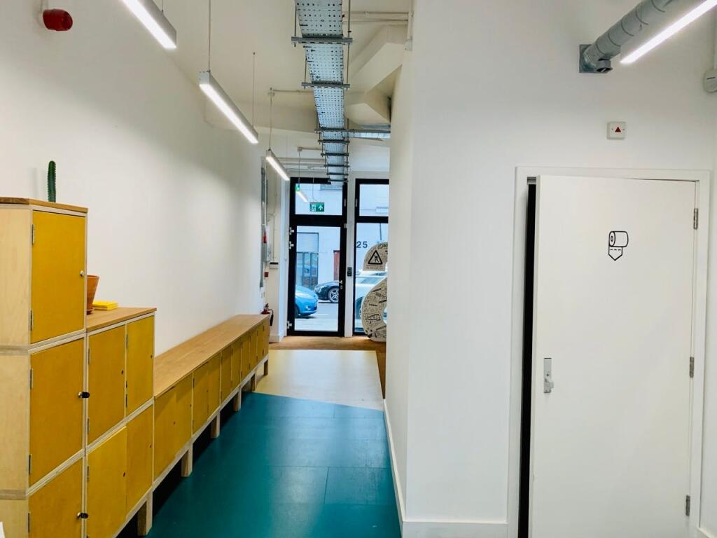 entrance hallway.jpeg