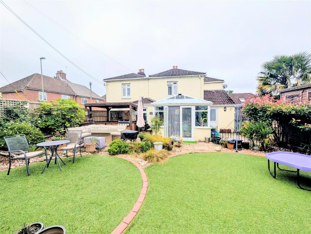 Main image of property: Winchester Street, Botley, Southampton