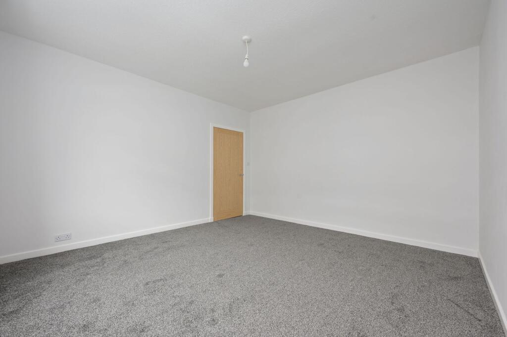 House in Kirkcaldy - More