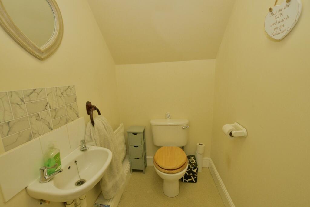 Hereford Close, Kennington, Ashford, Kent, TN24 photo 4