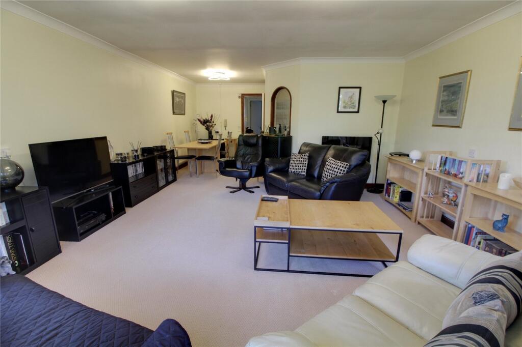 Cavell Drive, Enfield, Middlesex, EN2 photo 3