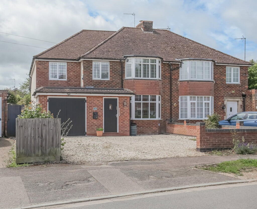 Main image of property: Crouch Hill Road, Banbury OX16 9RG