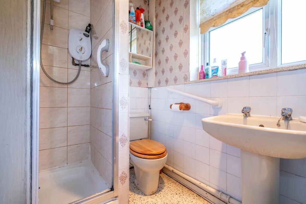 House in South Kesteven, Grantham - More