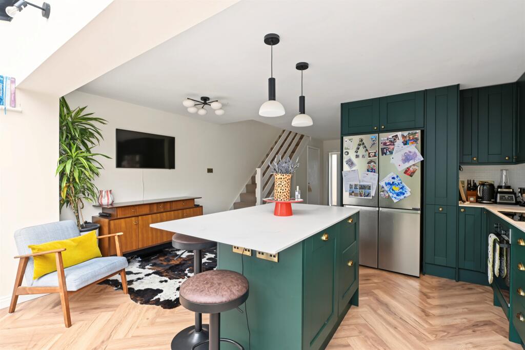 House in Dacorum, Tring - View 5