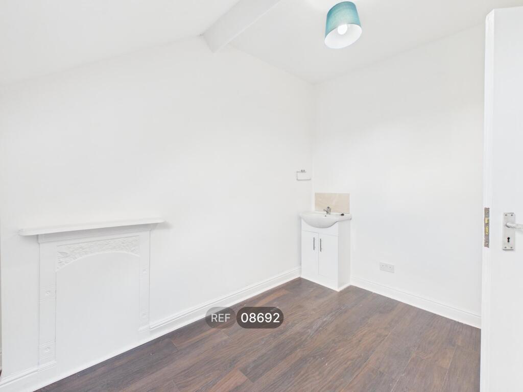 Apartment in Hull, Kingston upon Hull - View 2