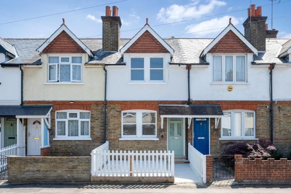 2-bed house on Middle Lane, Epsom, KT17, £500,000