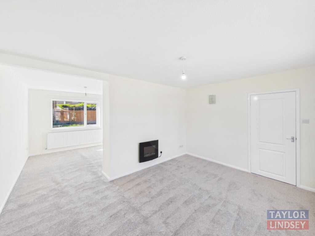 House in Lincoln - View 2